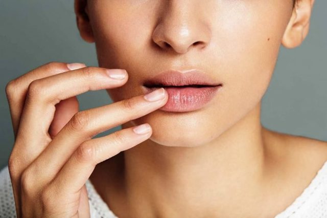 Сильно тріскаються губи - причини і засоби для лікування