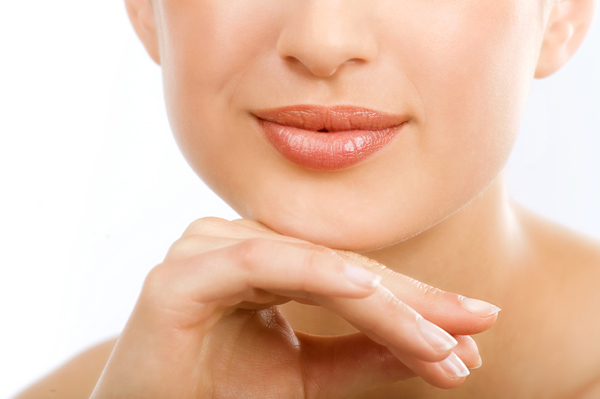 Тріщини на губах - причини і кращі народні засоби