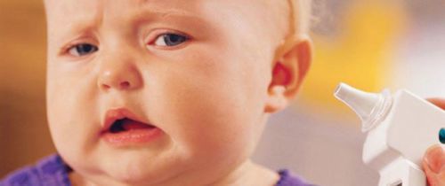 Нежить, чхання або кашель у маленької дитини