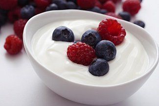 Йогурт при діабеті цукровому 2 типу: чи можна їсти, які корисні, як приготувати