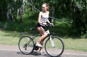 Чи можна їздити на велосипеді при варикозі: користь і сумісність
