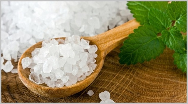 Як застосовувати сіль при лікуванні варикозу?