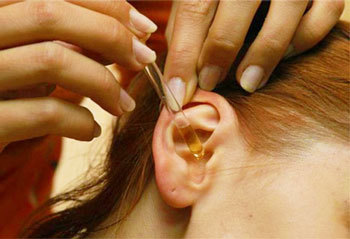Лущення, суха шкіра, скоринки в вухах - причини, фото і лікування