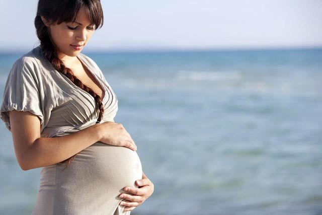 Чому виникає нудота після місячних і чи може це бути пов'язано з вагітністю