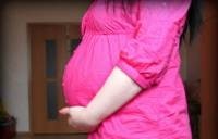 Чому при вагітності з'являються жовті виділення