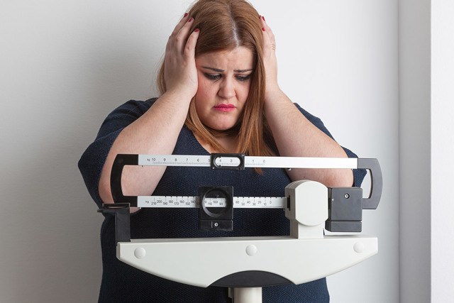 Причини збільшення ваги перед місячними: провокуючі фактори