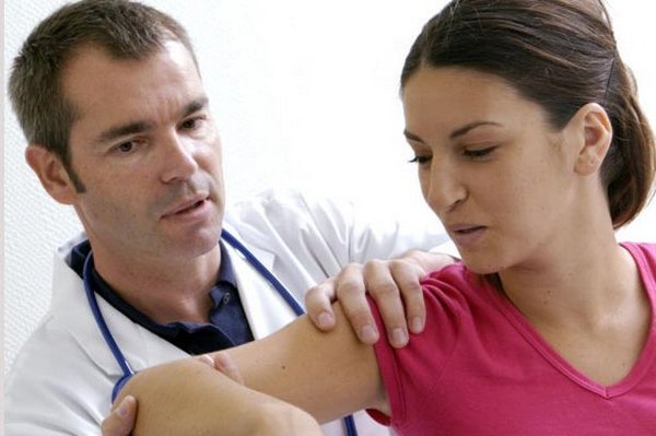 Артрит плечового суглоба: причини, симптоми, лікування