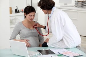 Чем опасен кашель при беременности, причины появления, способы лечения