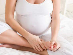 Як впоратися з набряками при вагітності на пізніх термінах