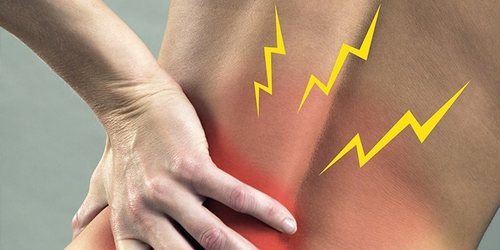 Біль у спині справа вище попереку: можливі причини