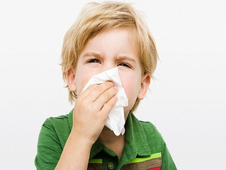 Як виражається алергія у дорослих і дітей, причини і симптоми хвороби
