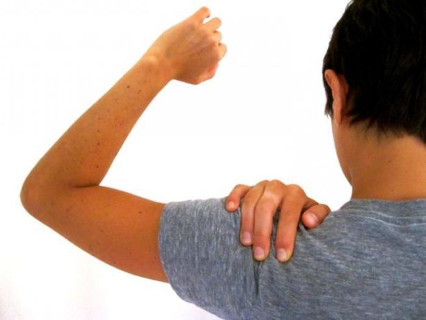 Симптоми і лікування періартріта плечового суглоба