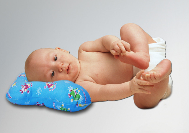 Вибираємо якісну ортопедичну подушку для новонароджених