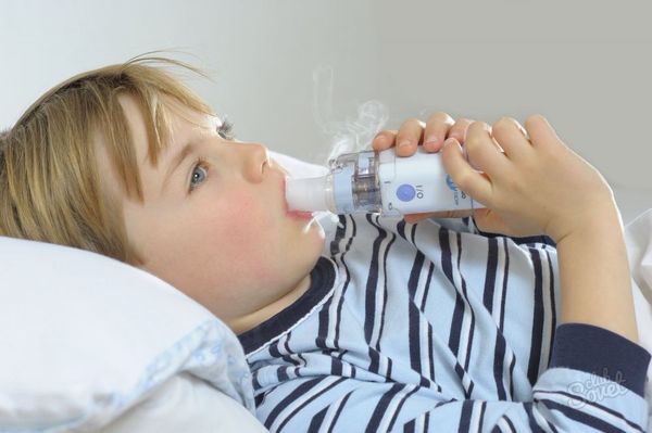 Свистячий кашель у дитини, причини, медикаментозні і народні способи лікування