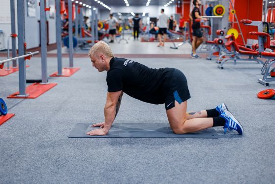 Які вправи і тренування корисні для м'язів спини