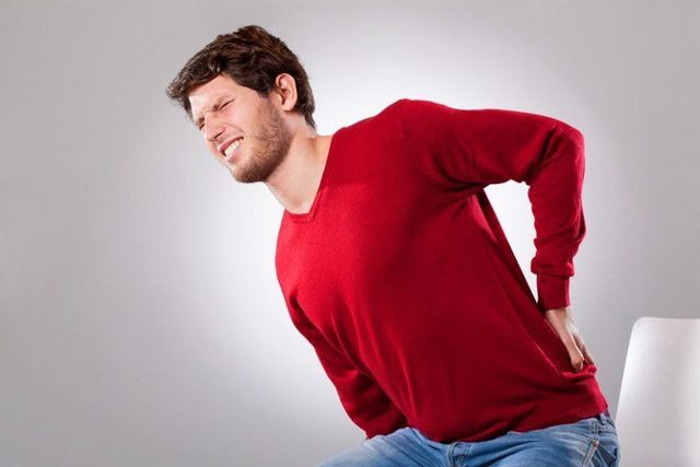 Через що при кашлі болить спина, захворювання і їх основні симптоми